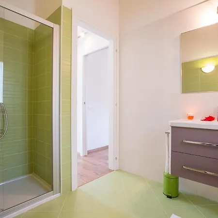 Sleeps 6 Air Con * Lenno