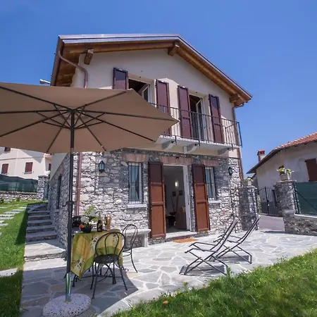 Sleeps 6 Air Con Lenno