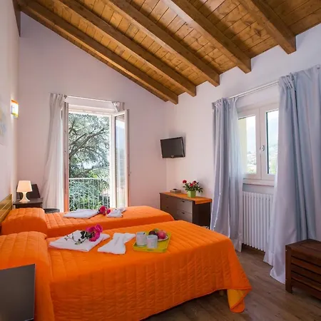 Dom wakacyjny Sleeps 6 Air Con *